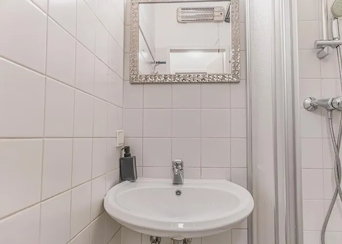 Stylish & Cost-effective 2br Ideal Extended